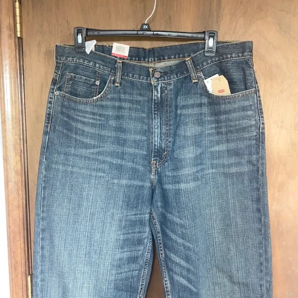 Relisted Levi’s 550 relaxed slight distressed jean tapered leg 40 X 36 big&tall - Picture 3 of 17